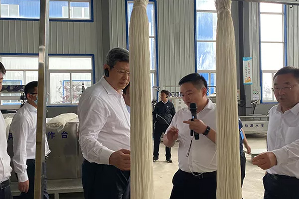 內(nèi)蒙古自治區(qū)黨委常委、通遼市委書記孟憲東攜考察團到一諾環(huán)境考察指導 內(nèi)蒙古自治區(qū)黨委常委、通遼市委書記孟憲東攜考察團到一諾環(huán)境考察指導